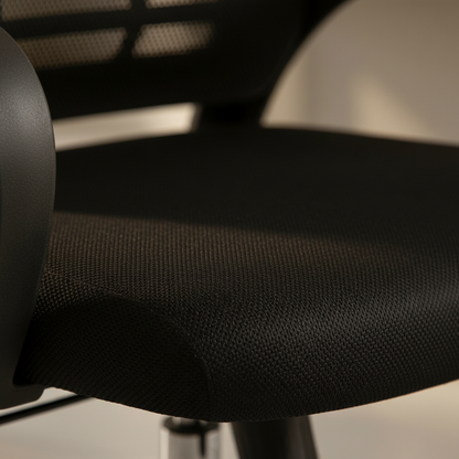 La chaise OfficeLux offre confort et luxe dans les moindres détails.